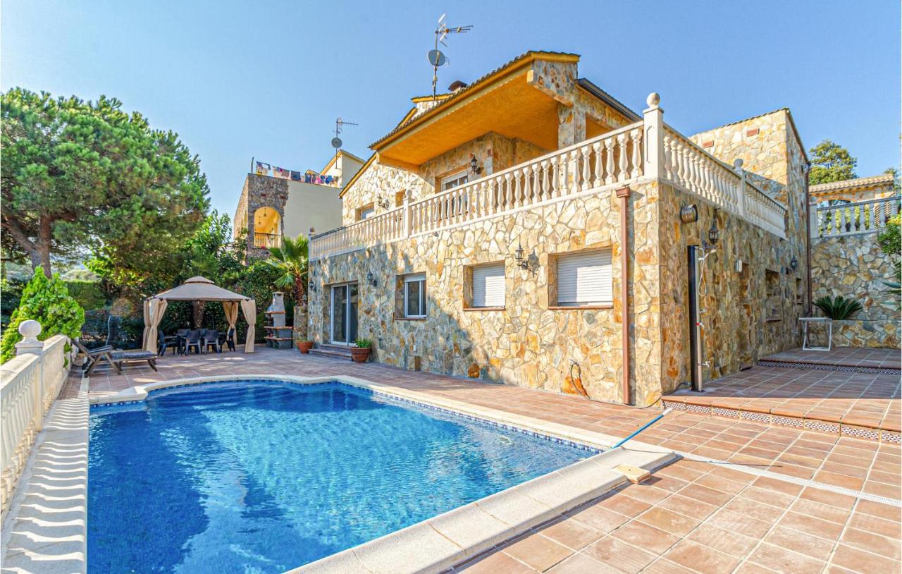 Stunning Home In Palafolls Exterior photo
